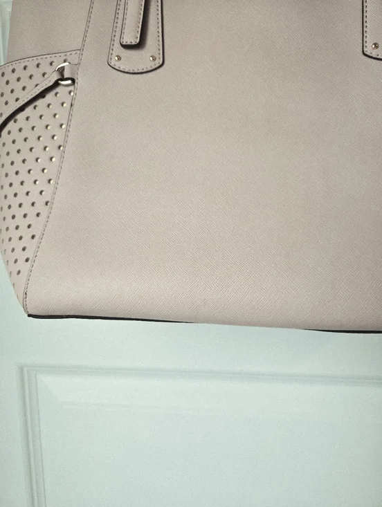 Michael Kors Voyager saffiano Bag - Picture 10 of 14